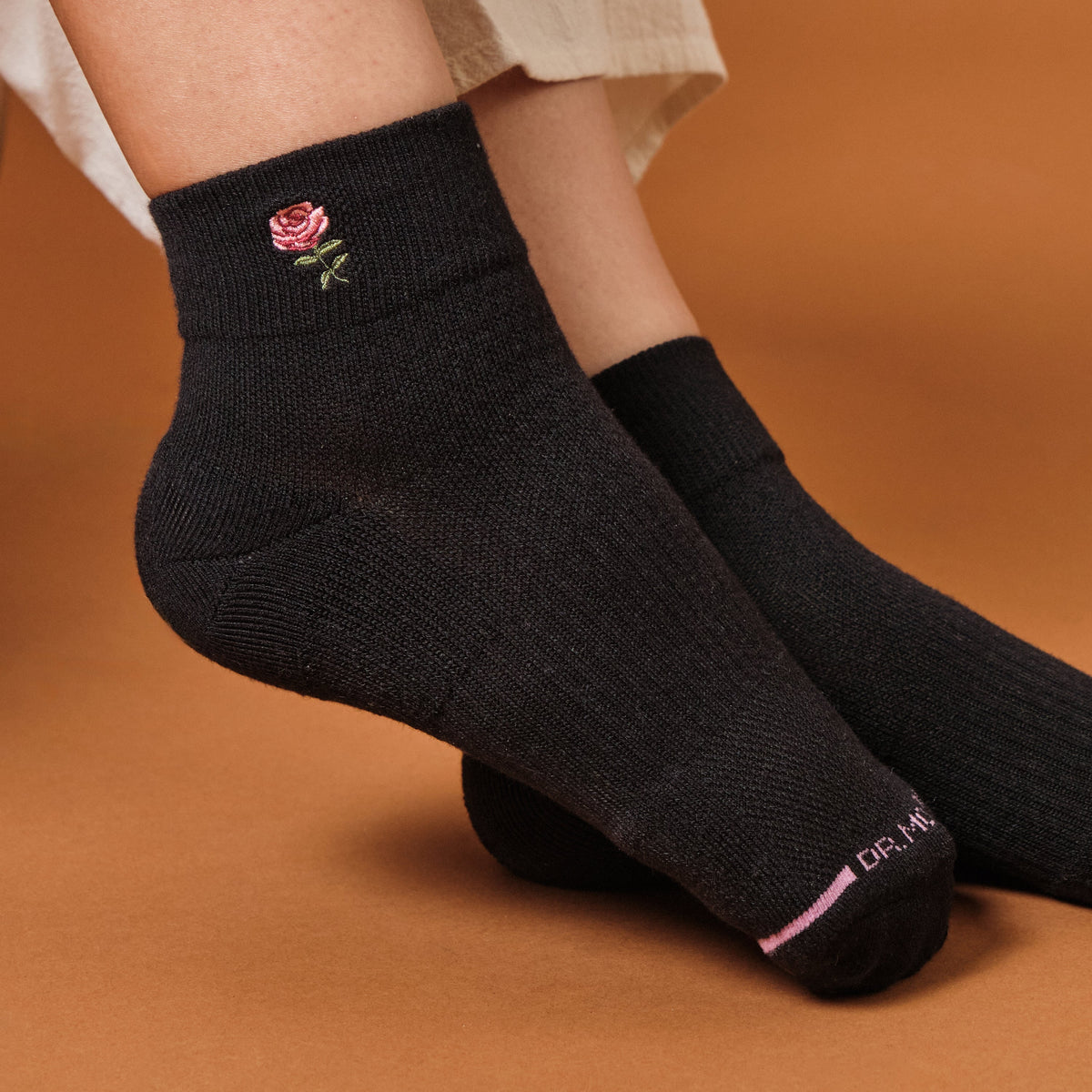 Rose Embroidery - Quarter Compression Socks For Women | Dr. Motion