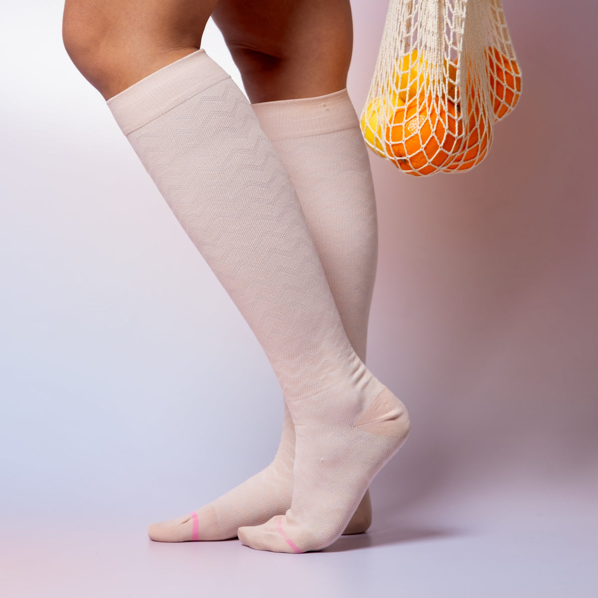 Drop Out Chevron - Knee-High Compression Socks For Women | Dr. Motion