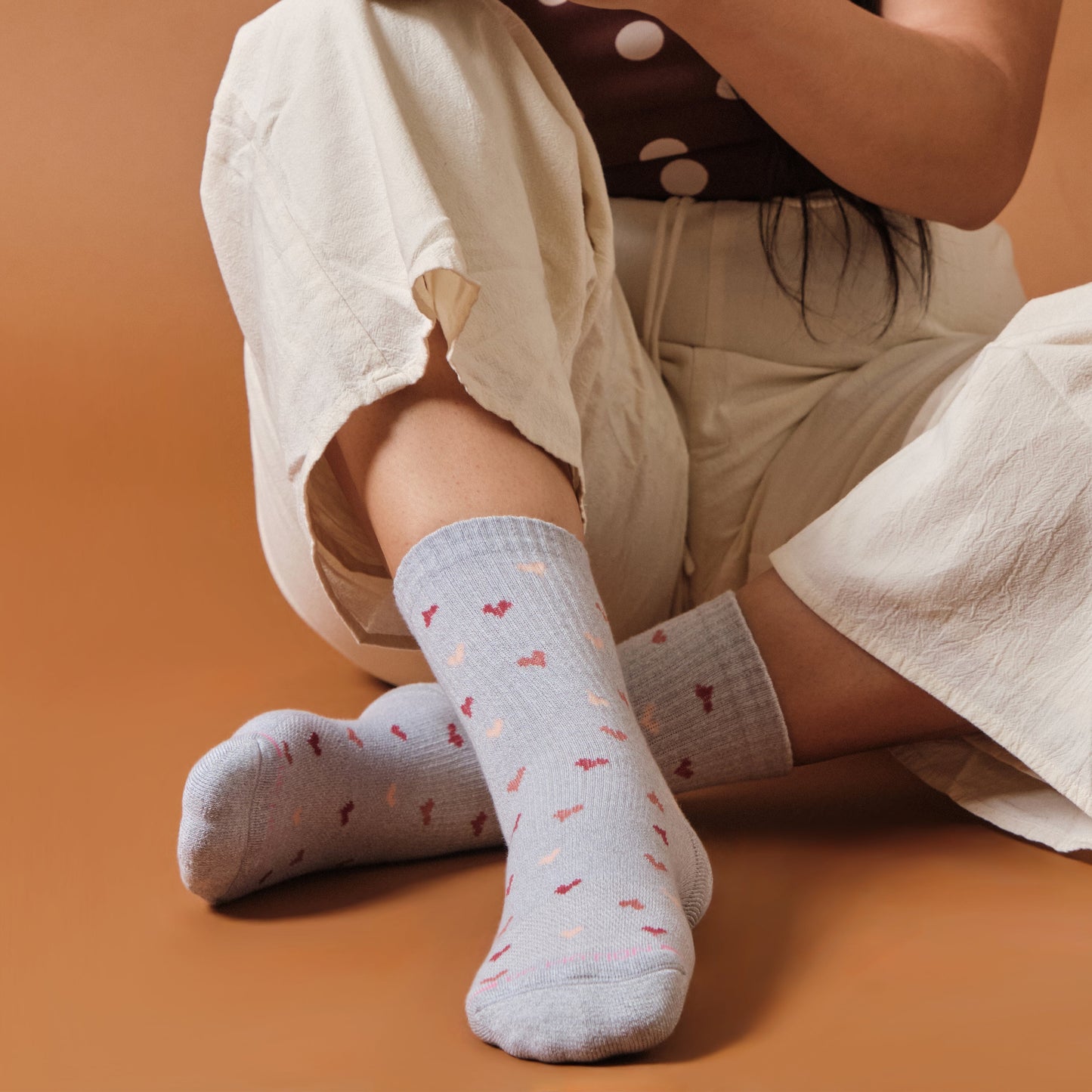 Mini Hearts Ribbed - Mid-Crew Compression Socks For Women | Dr. Motion