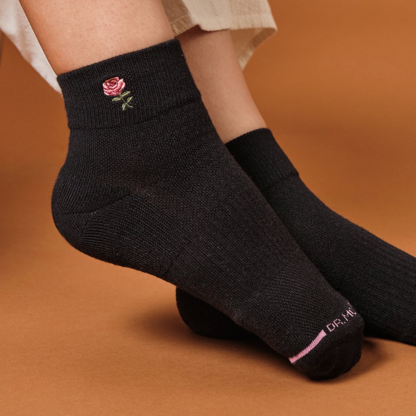 Rose Embroidery - Quarter Compression Socks For Women | Dr. Motion
