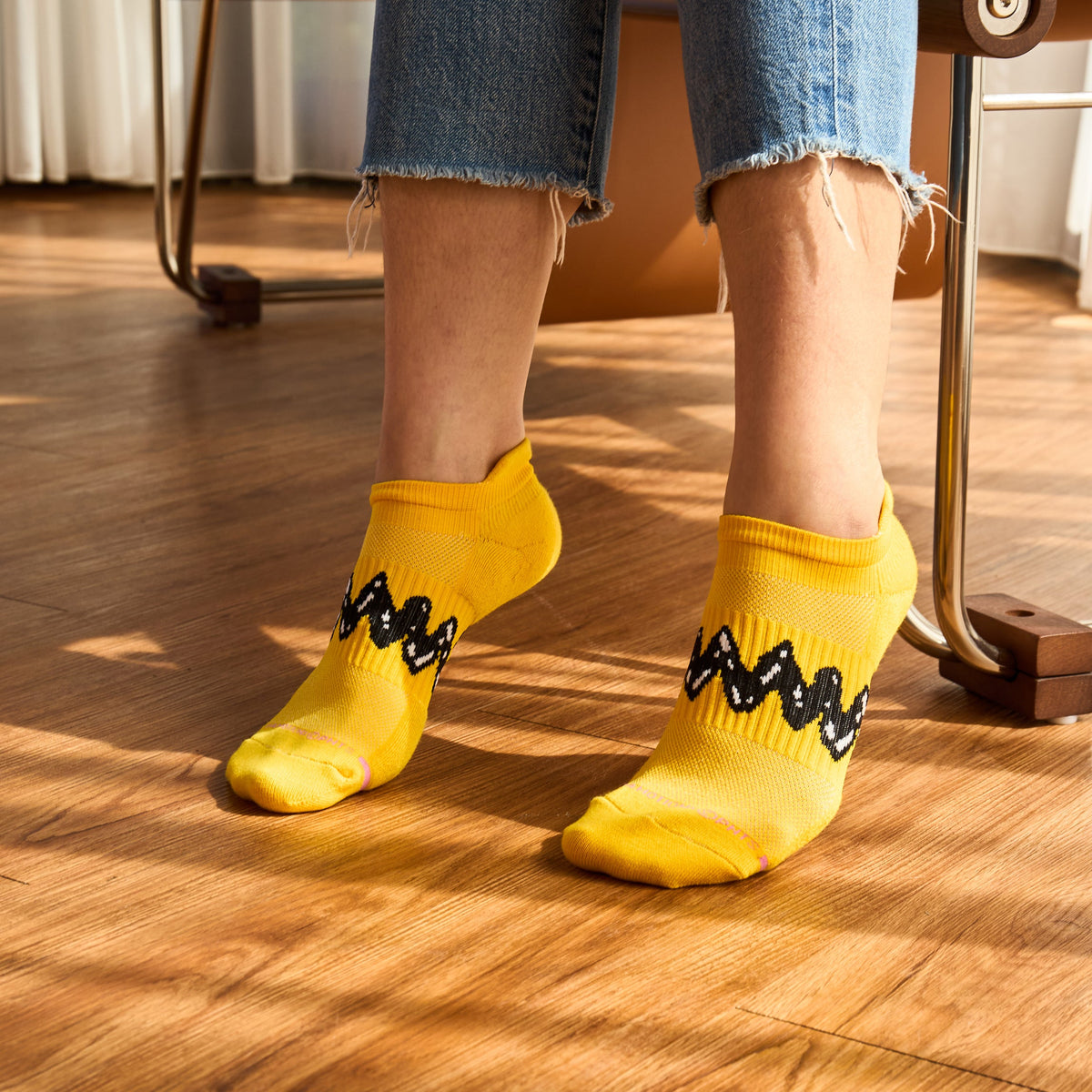 Charlie Brown Zigzag - Ankle Compression Socks For Women | Dr. Motion