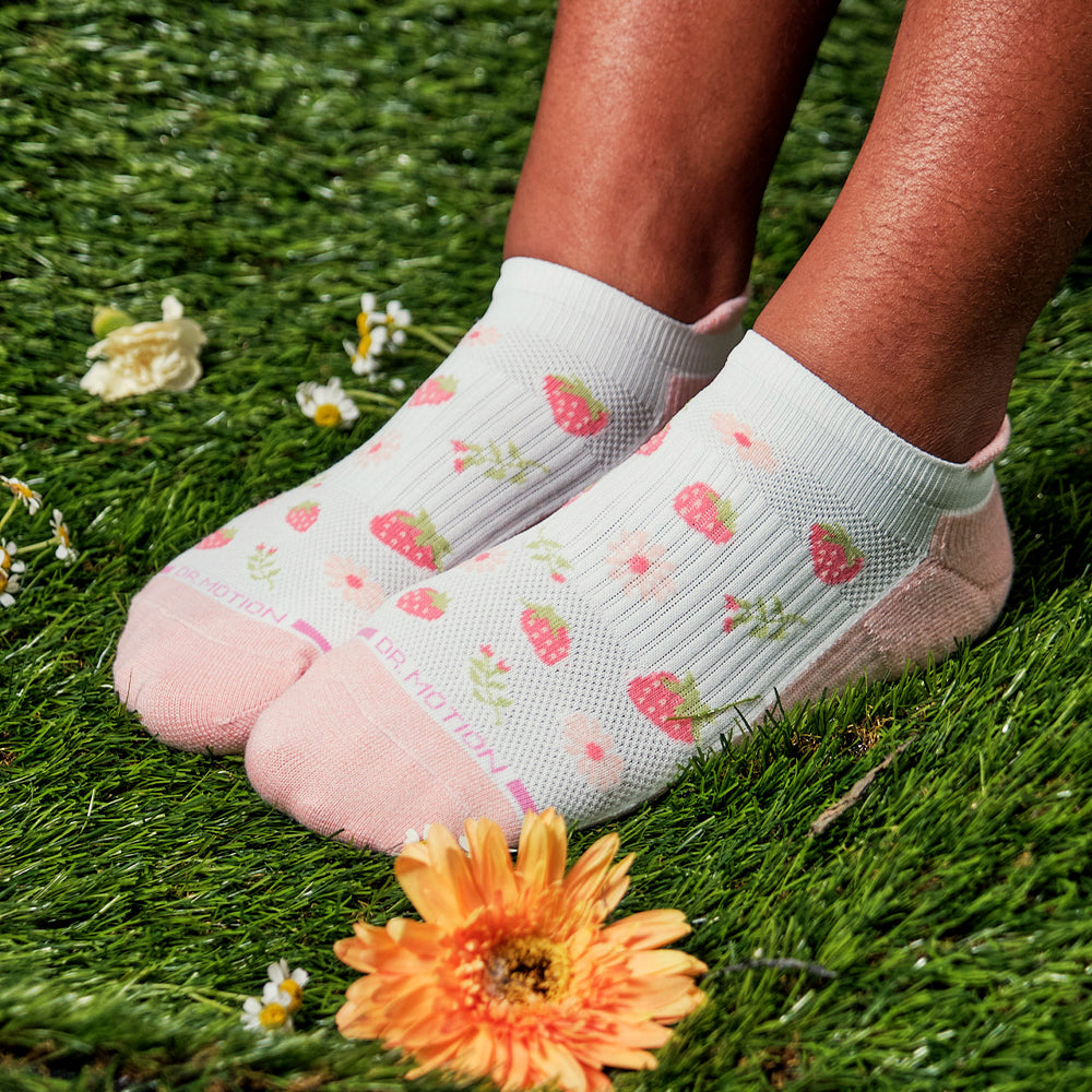 Strawberry Garden - Ankle Compression Socks For Women | Dr. Motion