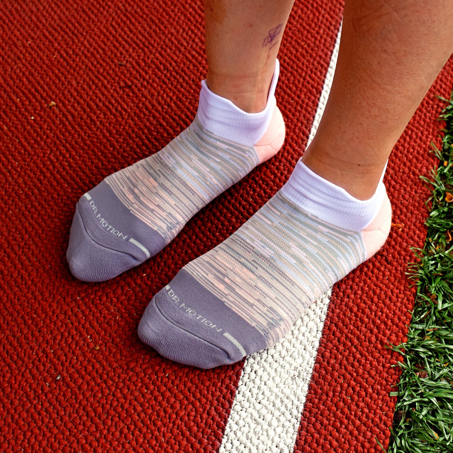 Ombre Colorblock - Performance Ankle Compression Socks for Women | Dr. Motion