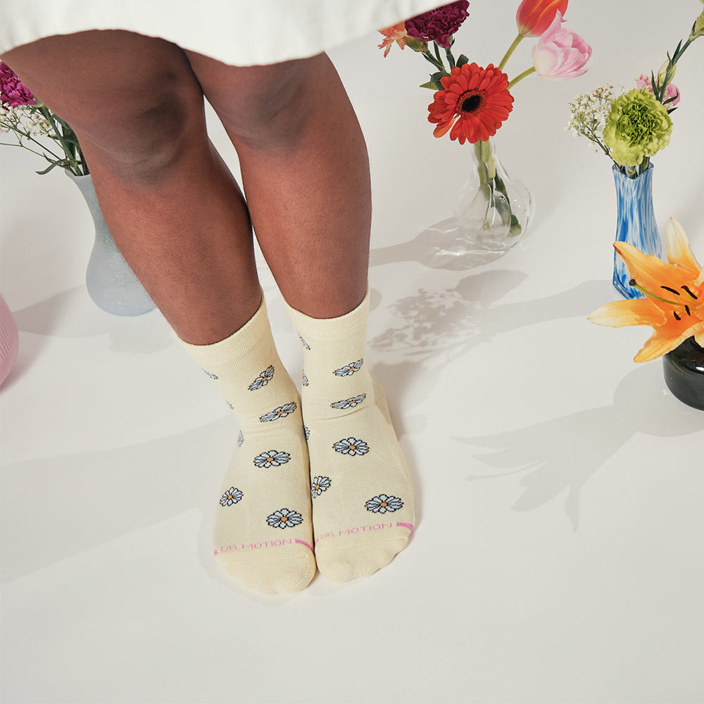 Simple Daisy - Diabetic Half Cushion Socks For Women | Dr. Motion