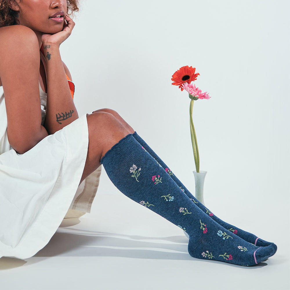 Carnation - Knee-High Compression Socks For Women | Dr. Motion