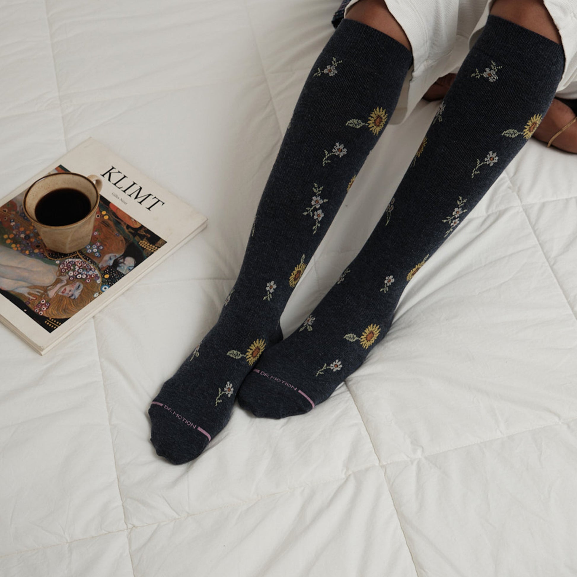 Ditsy Sunflower - Knee-High Compression Socks For Women | Dr. Motion