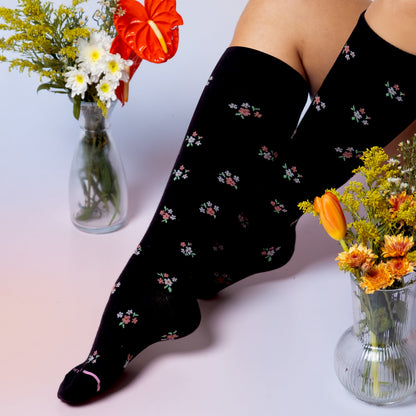 Ditsy Floral Bunch - Knee-High Compression Socks For Women | Dr. Motion