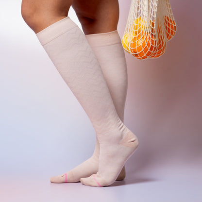 Drop Out Chevron - Knee-High Compression Socks For Women | Dr. Motion