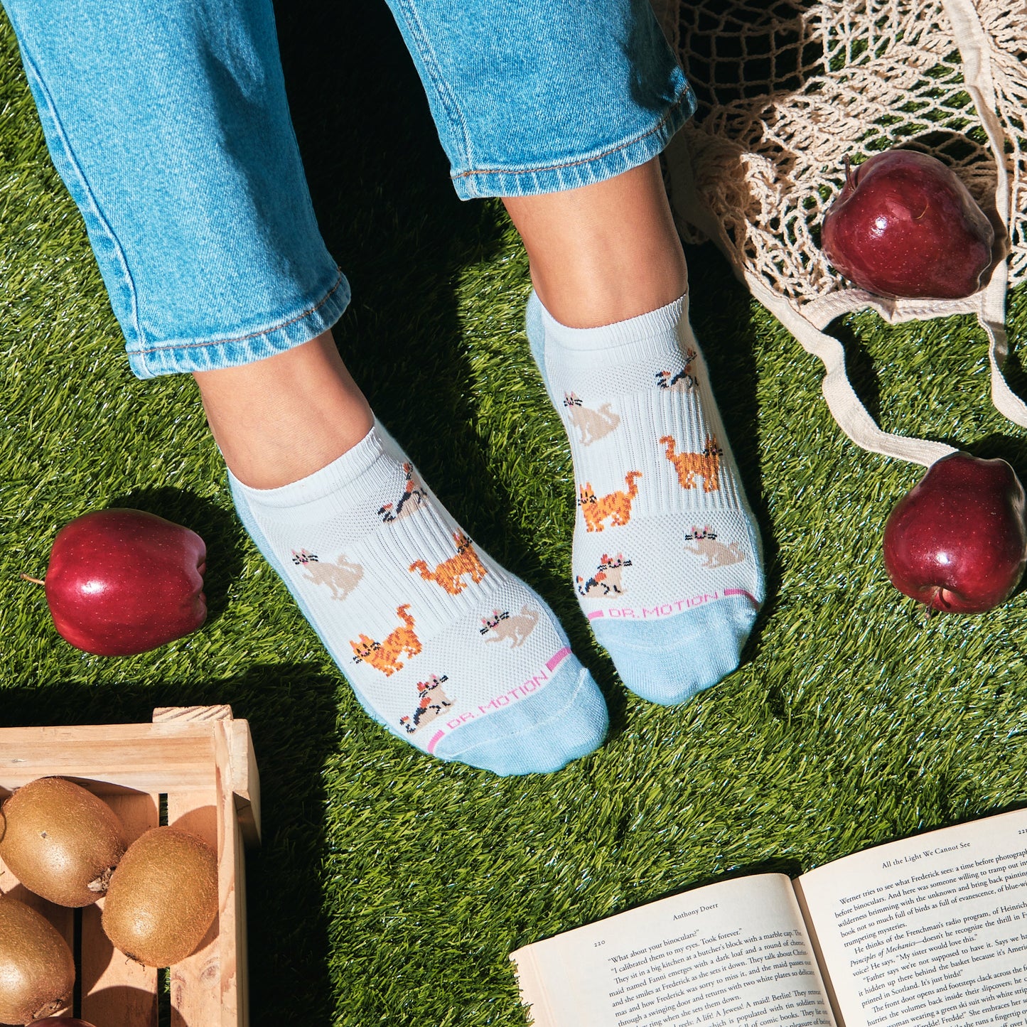 Relaxed Cats - Ankle Compression Socks For Women | Dr. Motion