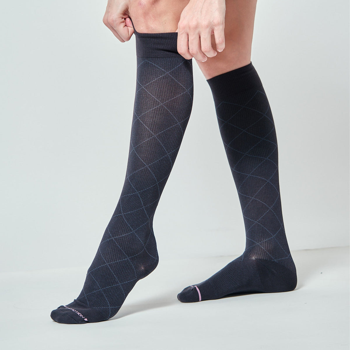 Diamond Pattern - Knee-High Compression Socks For Women | Dr. Motion